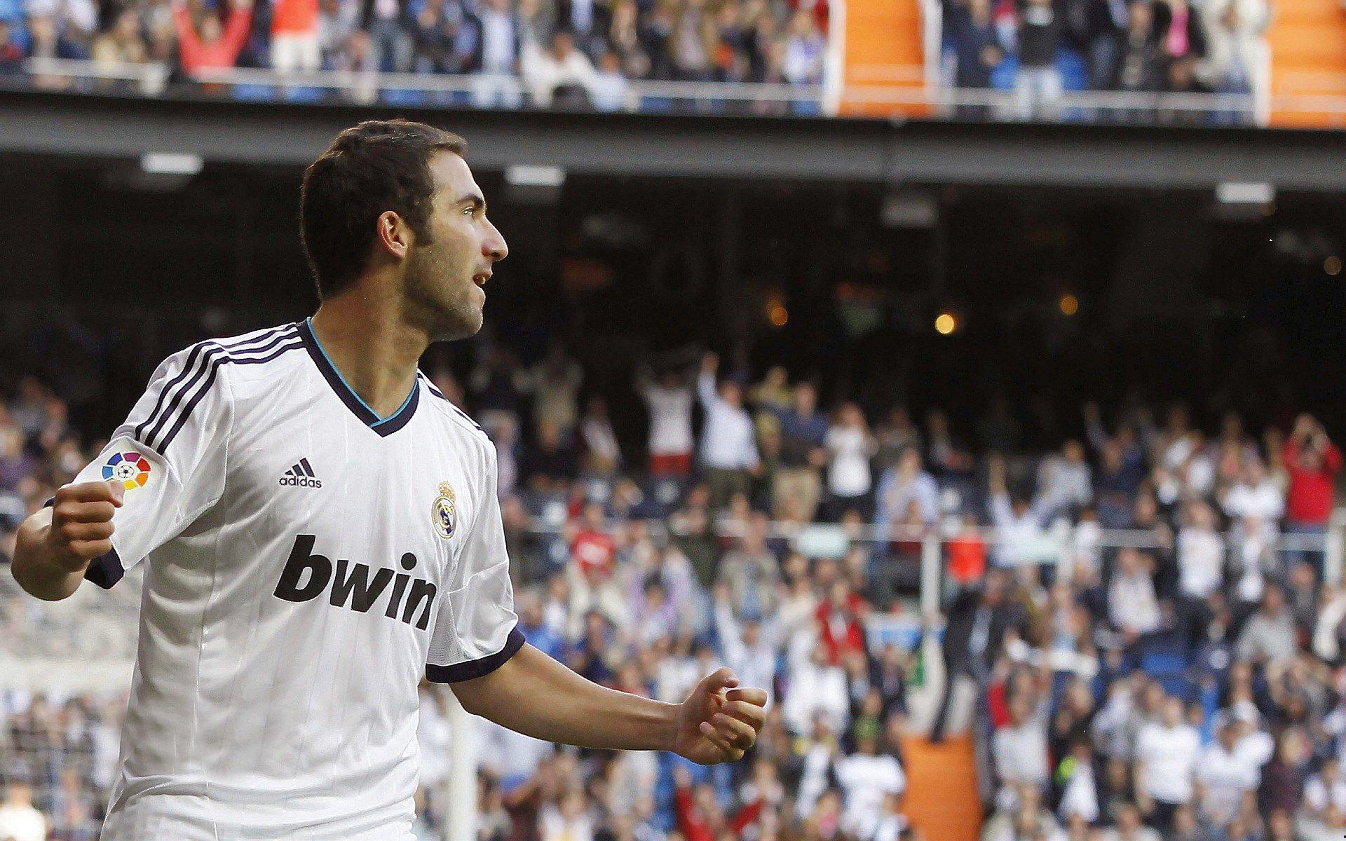 绿茵华尔兹！新星舞步撕裂防线，手术刀直塞定格经典战役